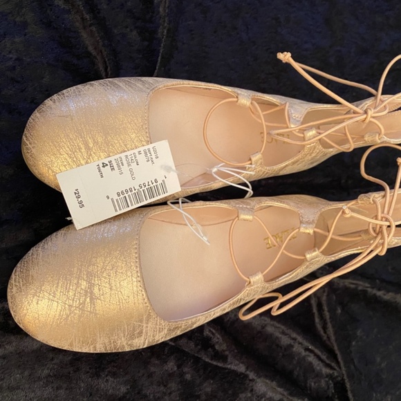 Girl’s shoes - Picture 2 of 3